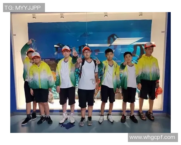 石膏娃娃小熊足球明星的奇幻冒险之旅与梦想追逐